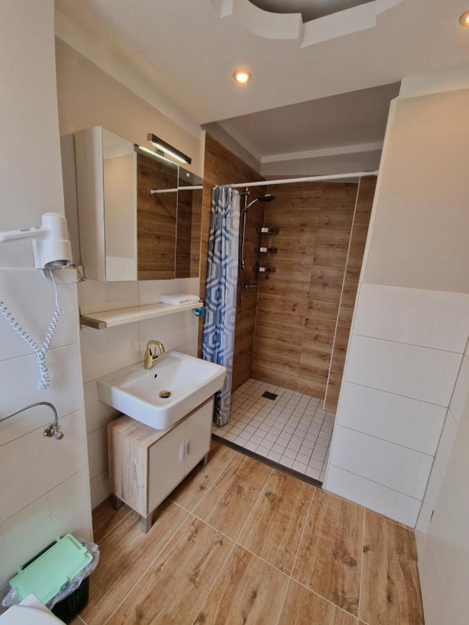 Hotel Kenny&Henry Cuxhaven Buitenkant foto